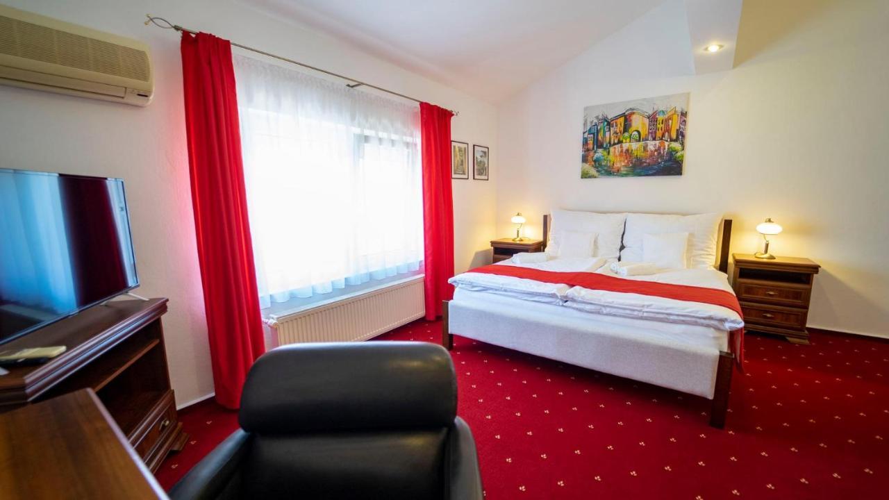 Penzion Rosel Nové Zámky Extérieur photo