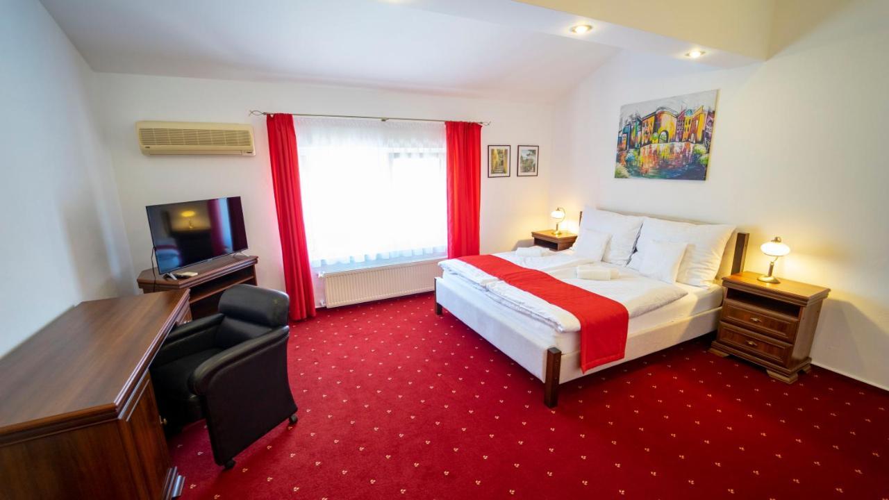 Penzion Rosel Nové Zámky Extérieur photo