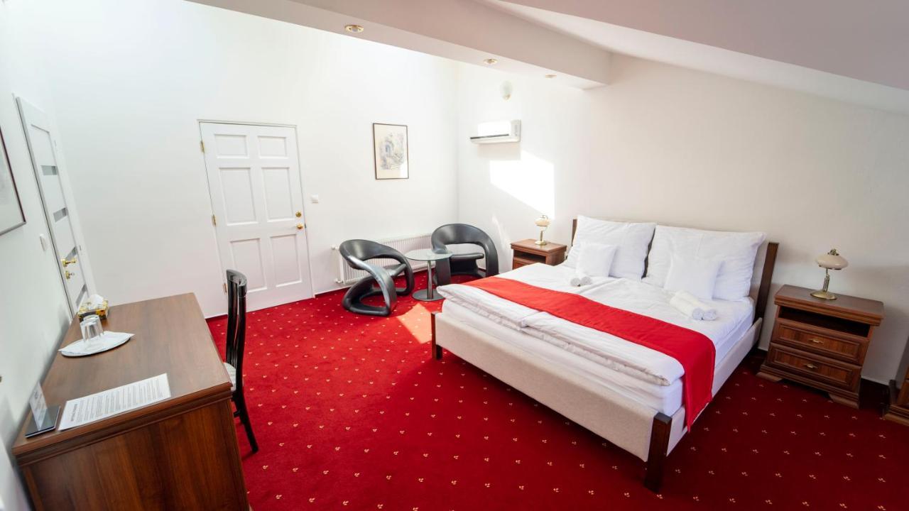 Penzion Rosel Nové Zámky Extérieur photo